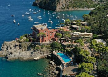 Pellicano Hotels, doppio giro di poltrone
