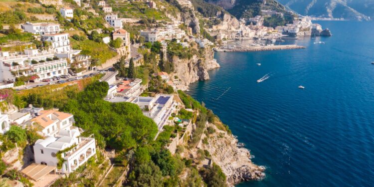 Apre Santa Caterina ad Amalfi, restaurata Villa della Marchesa