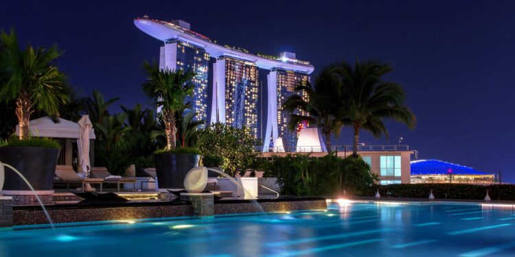 Gli hotel dimezzano i prezzi in Sud-Asia, mentre l’Europa vola alto