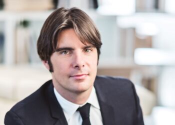 Klm promuove la classe Premium Comfort con Chateau D’Ax