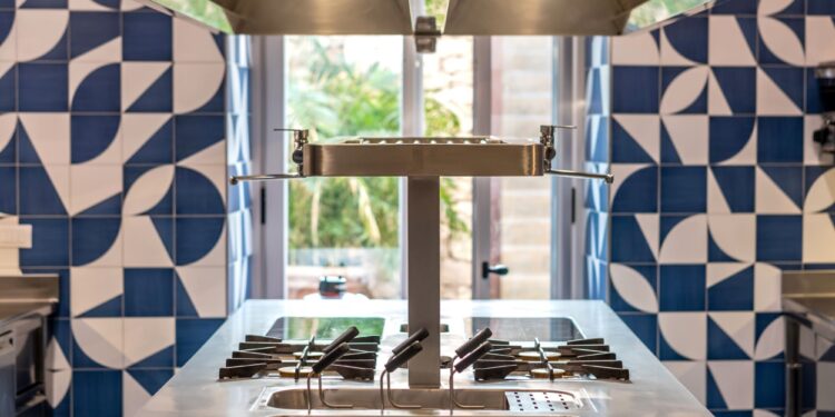 Cucine professionali, ‘bollono’ i ricavi