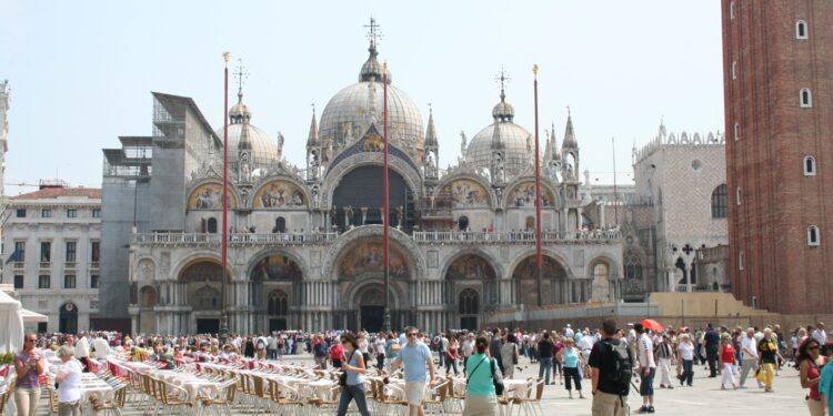 Estate 2023 con il botto. In Italia aumento del 32% dei turisti internazionali