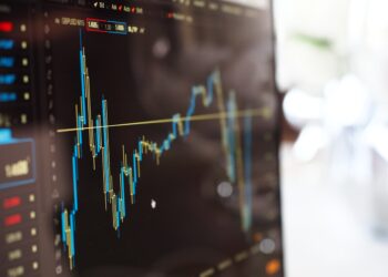 Il turismo crolla in Borsa nei 12 mesi, nonostante l’impennata dei viaggi