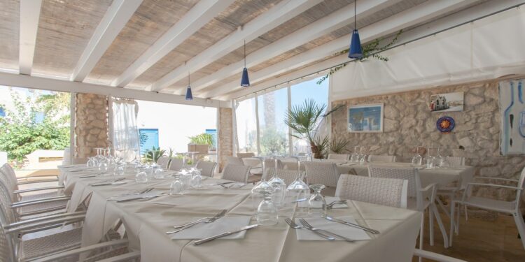 Bulgarella affida la gestione di Cala La Luna di Favignana al brand Essence