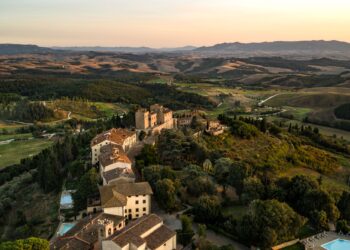 Castelfalfi stima 25 mln di ricavi nel 2023. Investimenti complessivi per 600 milioni