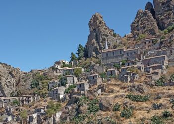 Il 20% dei comuni in Italia si sta spopolando (e invecchia)