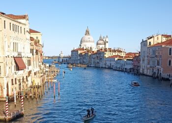 Venezia è la città con tariffe medie più alte (Adr a 330 euro)