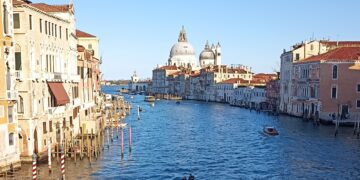 Venezia è la città con tariffe medie più alte (Adr a 330 euro)