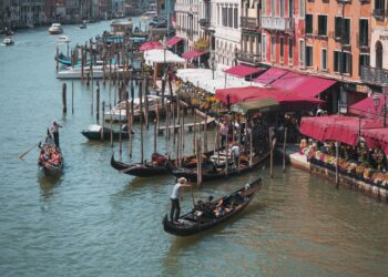 Tornano i turisti cinesi. Due milioni attesi quest’anno in Italia (erano tre mln nel 2019)