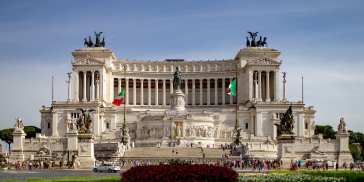 Estate, i turisti stranieri nella Penisola battono il 2019. Gli italiani no