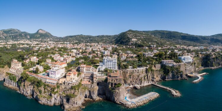 Mediterraneo Sorrento, la quinta stella spinge i ricavi a +40% sul 2019