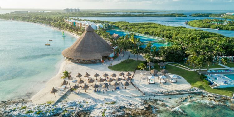 Club Med corre nel semestre. Fatturato a 956 mln di euro (+26%)