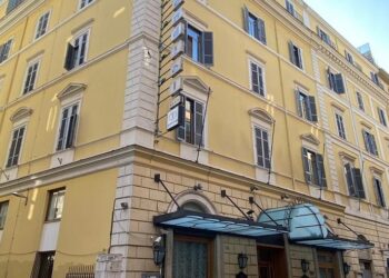 Omnia si aggiudica 27,5 mln dalle banche e compra l’Hotel Mondial