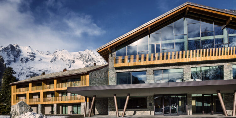 R Collection debutta in montagna: due 5 stelle a La Thuile e Courmayeur