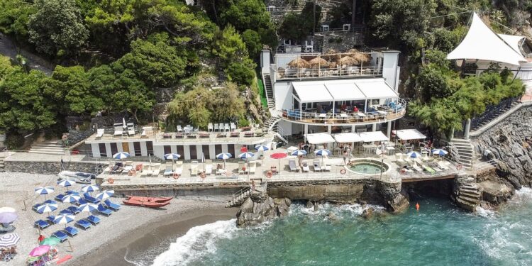 R Collection verso i 40 mln nel 2024. Due beach club e poi le città d’arte