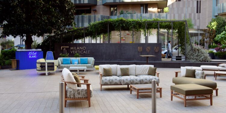 Milano Verticale Una Esperienze, nuova terrazza svelata al Fuori Salone 2024