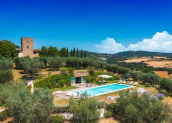 Emma Villas a 33 mln €. Dopo l’approdo in Borsa, si prende Marche Holiday