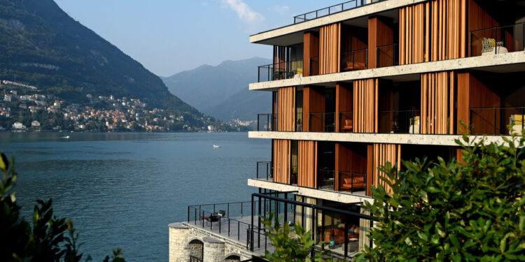 Il Sereno si rinnova tra interni, trasporti luxury e mixology private