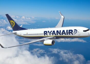 Caro voli, Ryanair controcorrente: “Tariffe stabili per l’estate”