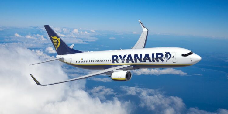 Caro voli, Ryanair controcorrente: “Tariffe stabili per l’estate”