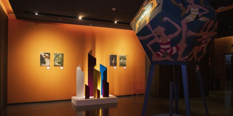 Al Nhow di Milano la mostra ‘Who am I?’