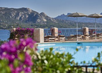 Limestone acquista resort in Sardegna e lancia il primo Aethos sul mare