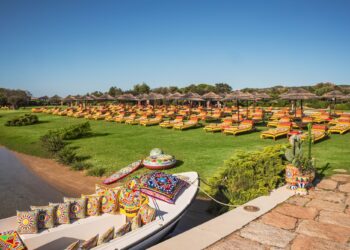 Dolce&Gabbana brandizza la piscina di Cala di Volpe in Costa Smeralda