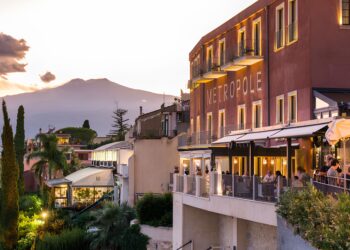 B.Zar stima ricavi a 55 mln ed ebitda al 20%. Acquisito Metropole Taormina