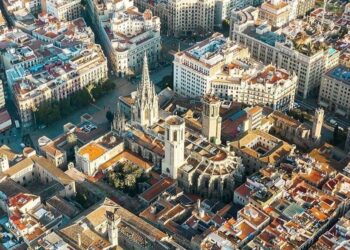 Barcellona crea un precedente: turismo solo negli hotel
