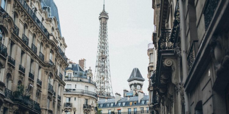 Olimpiadi Parigi effetto boomerang: prima metà di luglio hotel ‘in secca’