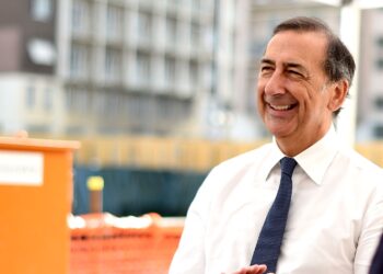 Milano rilancia sulla tassa di soggiorno: “Per hotel di lusso 10 euro al giorno”