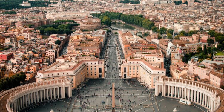 Giubileo a Roma, attese 50 milioni di presenze. Ma si fatturerà di meno