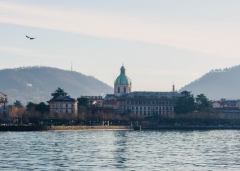 Effetto ‘Lake Como brand’: l’aria del lago venduta in lattina ai turisti