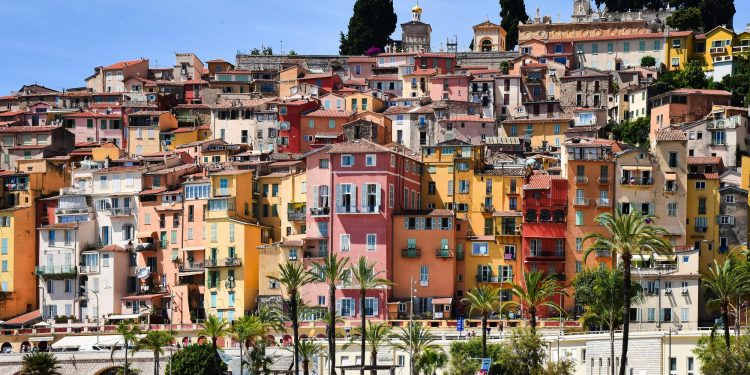 Frenano gli affitti brevi in Italia (-10%). Calo dei tedeschi e nuove normative zavorrano il mercato