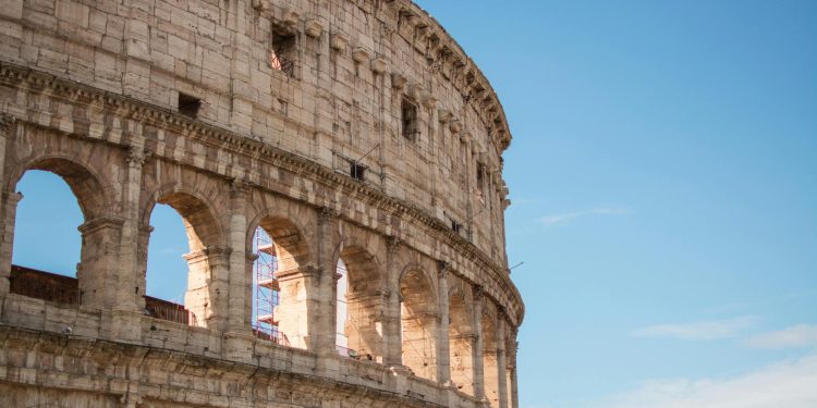L’Italia stanzia 340 mln € per il turismo nel 2025. Aumenta la detassazione mance