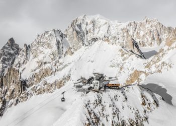 La settimana bianca si accorcia. Il business della neve invece si ‘allunga’ a 11,7 mld € (+4%)
