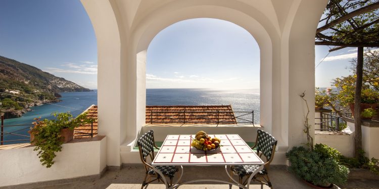Ginobbi Hospitality prende in gestione le ville di Torre Sponda