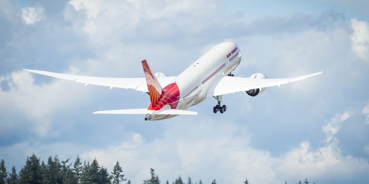 Un volo Air India in partenza da Dehli