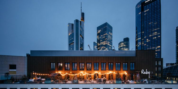 Ihg rileva il brand Ruby per 110,5 mln di euro. Nel 2024 l’utile è sceso a -16%