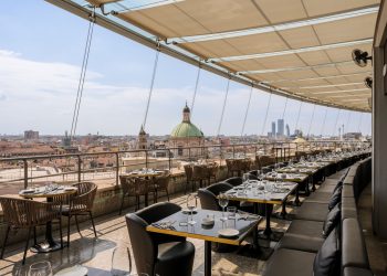 Rinnovata la terrazza The Roof all’Hotel Dei Cavalieri Milano Duomo