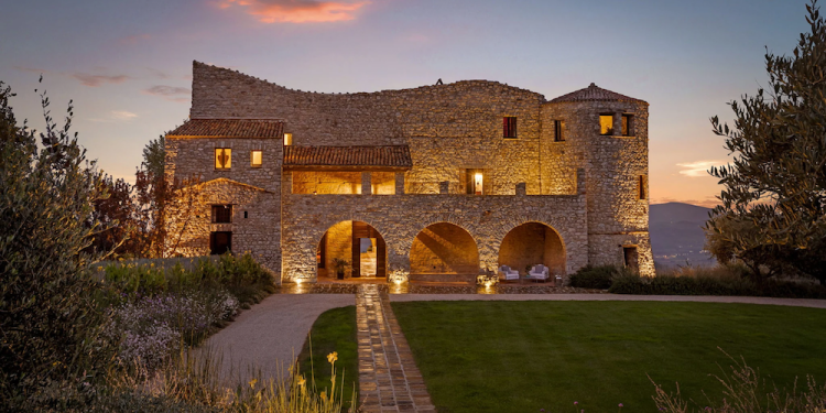 Castello di Procopio in Umbria nel portfolio Exceptional Homes di Mandarin Oriental