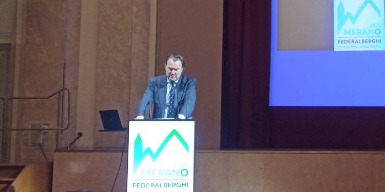 Federalberghi: “Ricettività quintuplicata nel Paese. Ma non gli hotel”