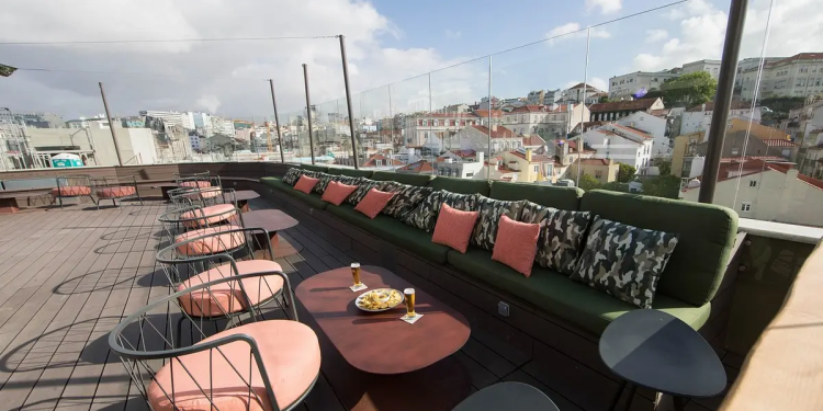 King Street investe 400 mln € in Room00 per espansione in sud Europa