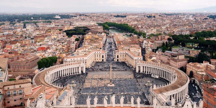 L’Italia ‘dipende’ dal turismo americano. La speranza è nel Papa