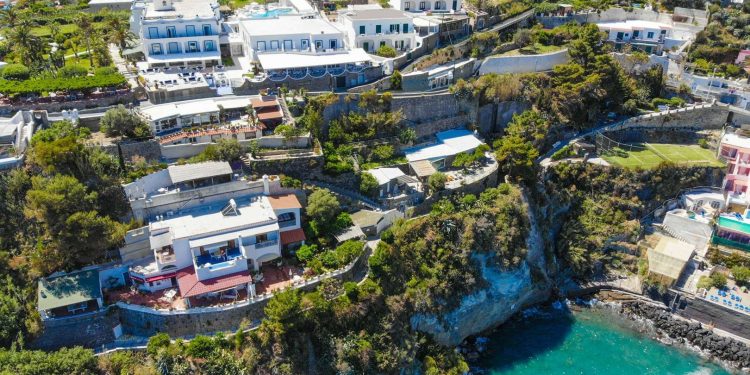 Fedegroup, l’hospitality sale a 15 mln di euro (20% dei ricavi). Nuova gestione a Ischia