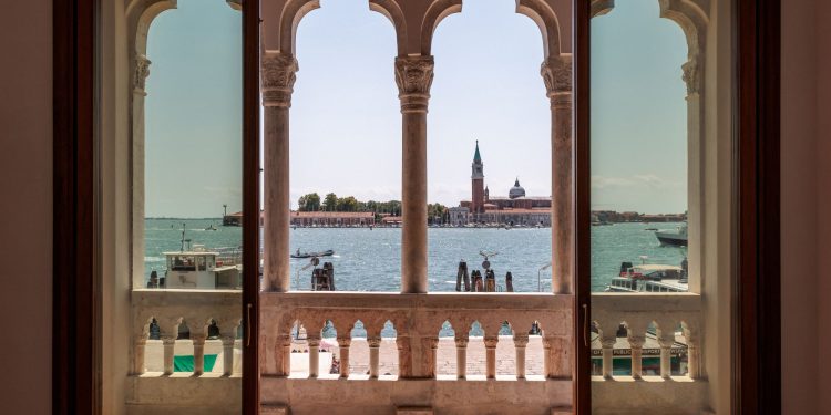 Fatturati gruppi alberghieri italiani: dopo il balzo del 2023, avanti piano nel 2024