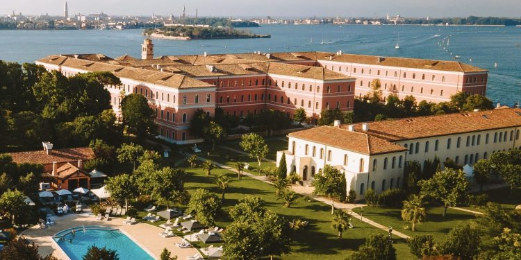 Il Mandarin conquista Venezia. In gestione San Clemente Palace Hotel