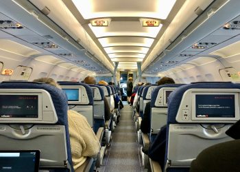 Arrivi in Italia: aumentano in aereo (+11%) e si riducono in treno (-17%)