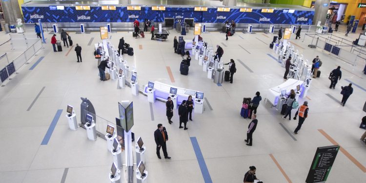 Decolla a maggio 2026 il primo volo del vettore Usa JetBlue verso l’Italia