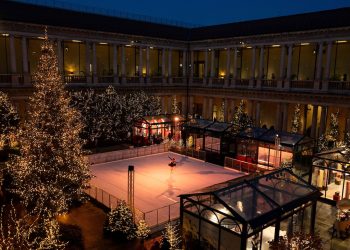 Durante le feste di Natale Portrait Milano apre una pista di pattinaggio per la città